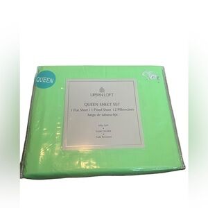 Urban Loft Queen Sheet Set in Lime Green. NWT. Never Opened. Great Condition.